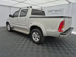 2011  Toyota Hilux - Image 13