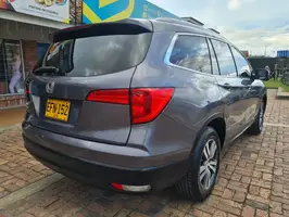 2017  Honda Pilot - Image 9