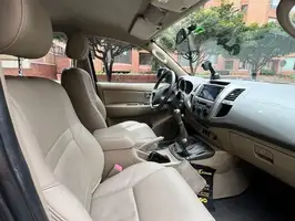 2010  Toyota Fortuner - Image 32