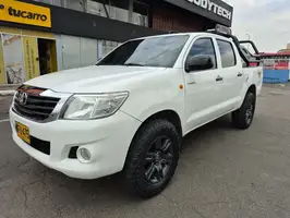 2014  Toyota Hilux - Image 30