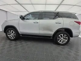 2018  Toyota Fortuner - Image 10