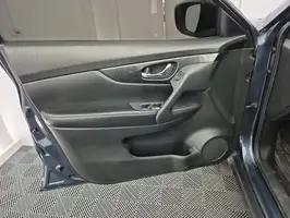 2017  Nissan X - Image 17