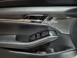 2022  Mazda 3 - Image 20