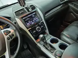 2013  Ford Explorer - Image 43