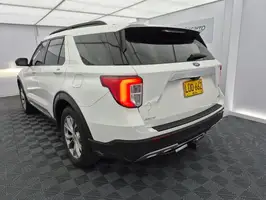 2023  Ford Explorer - Image 26