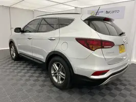 2016  Hyundai Santa - Image 10