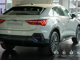 2025  Audi Q3 - Image 3