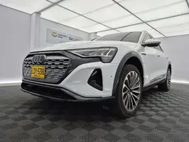 2024  Audi Q8 - Image 2