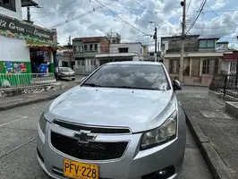 2011  Chevrolet Cruze - Image 2