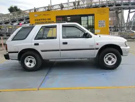 2003  Chevrolet Rodeo - Image 4