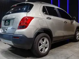 2017  Chevrolet Tracker - Image 4