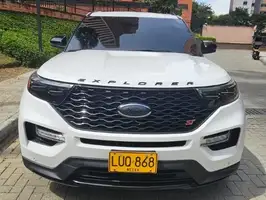 2023  Ford Explorer - Image 4