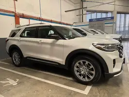 2025  Ford Explorer - Image 1
