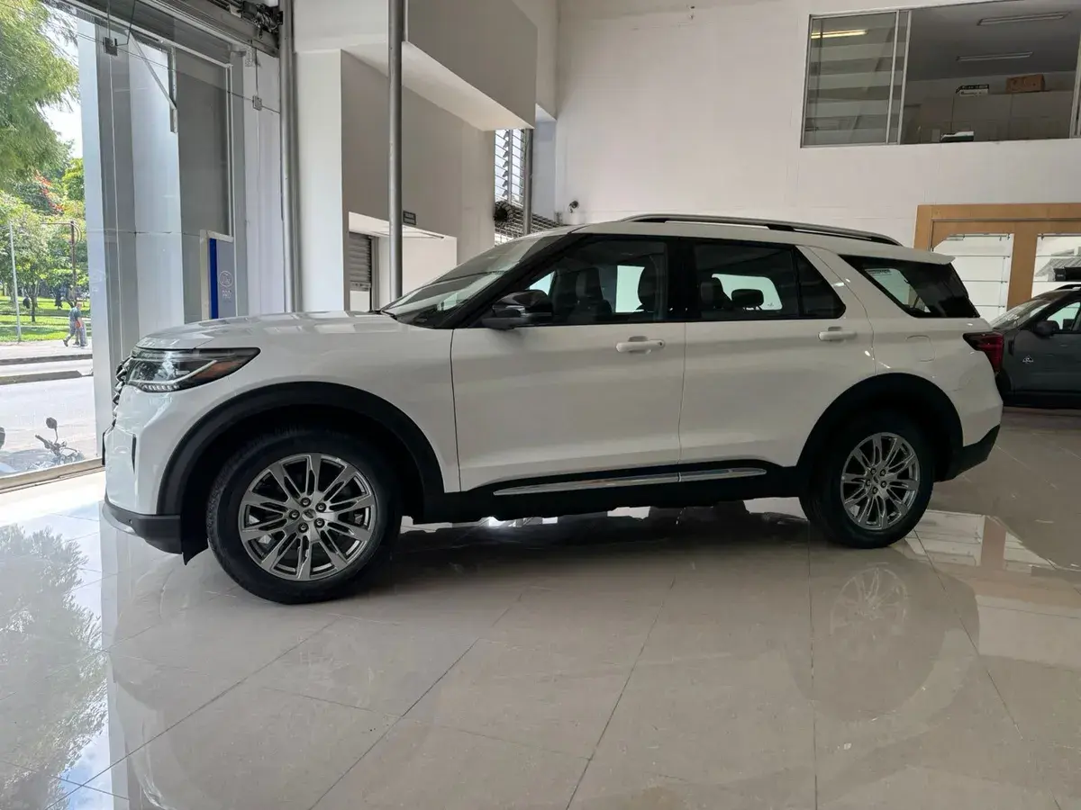 2025  Ford Explorer