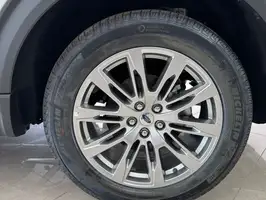 2025  Ford Explorer - Image 2