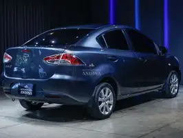 2011  Mazda 2 - Image 4