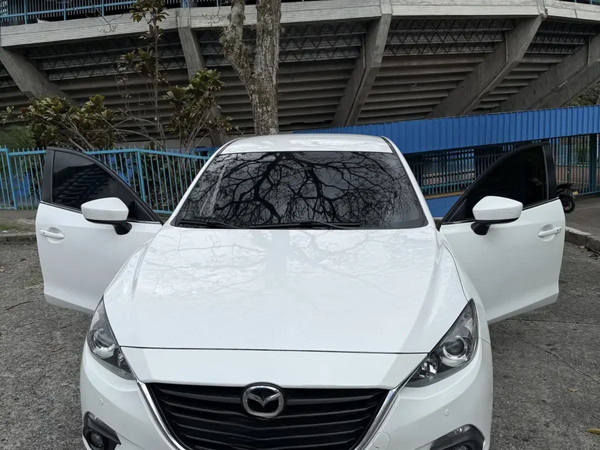 2015  Mazda 3