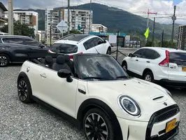 2022  Mini Cooper Unknown - Image 2