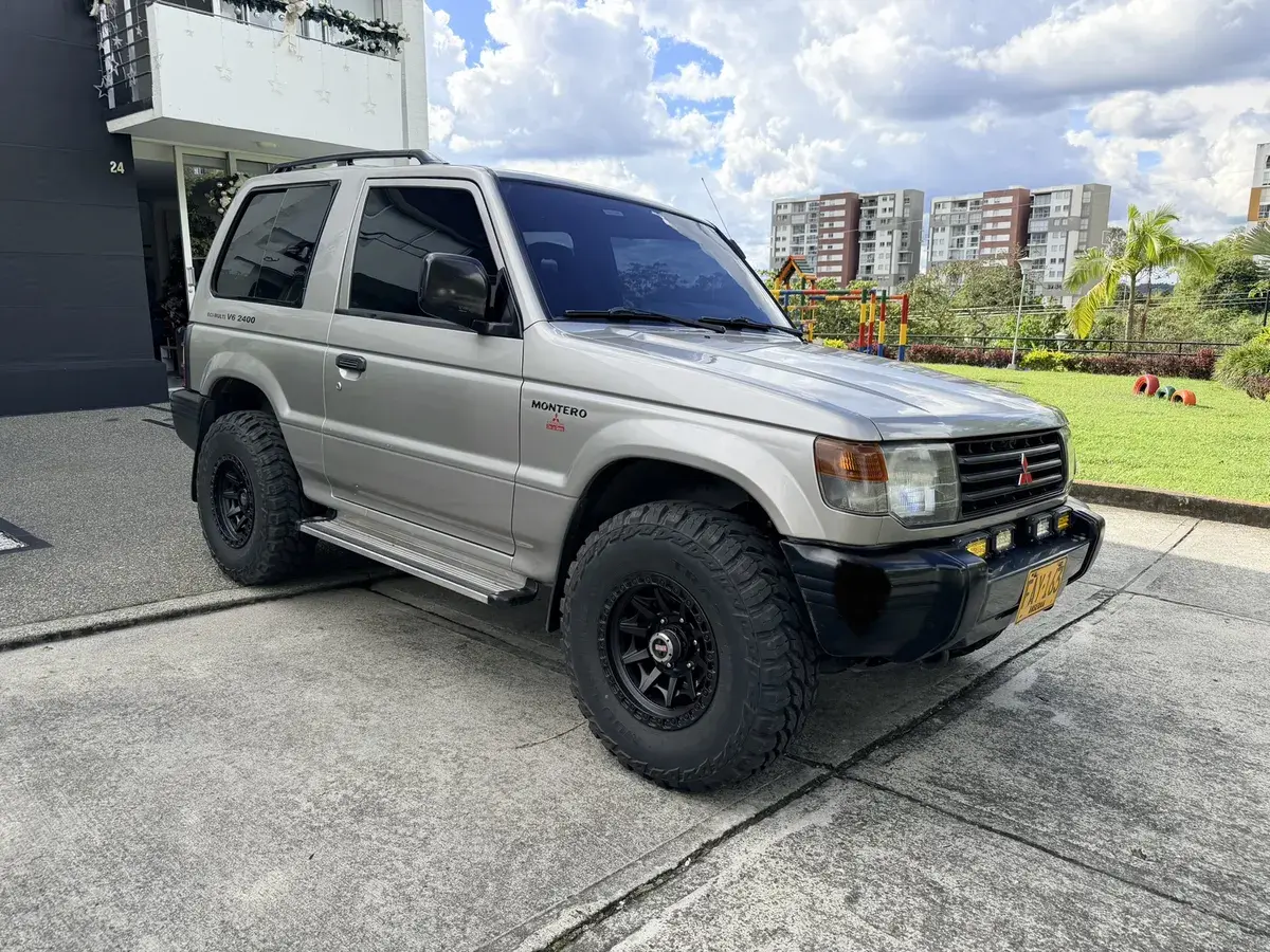 2005  Mitsubishi Unknown