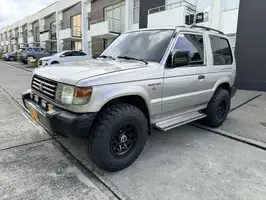 2005  Mitsubishi Unknown - Image 3