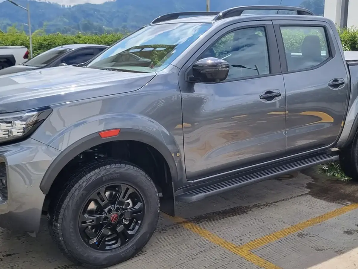 2025  Nissan Frontier