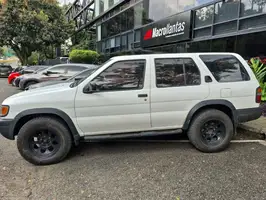 2000  Nissan Pathfinder - Image 5
