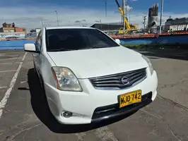 2013  Nissan Sentra - Image 2