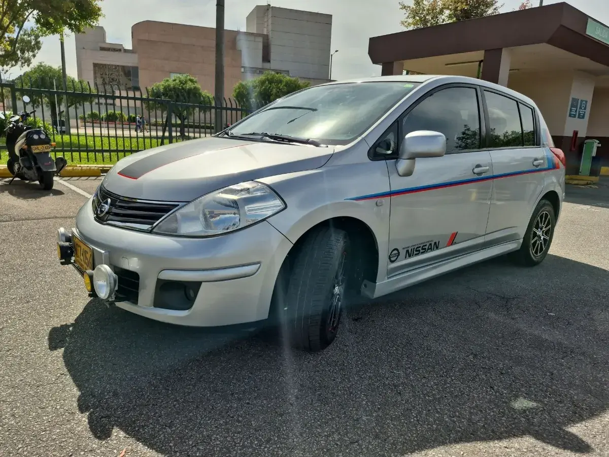 2013  Nissan Tiida