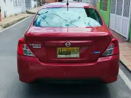 2015  Nissan Versa - Image 3