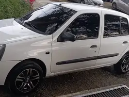 2009  Renault Clio - Image 1