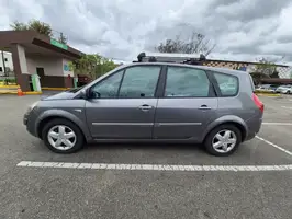 2010  Renault Grand - Image 5