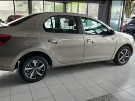 2018  Renault Logan - Image 2