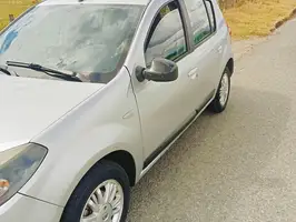 2011  Renault Sandero - Image 1