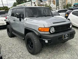 2022  Toyota Fj - Image 3
