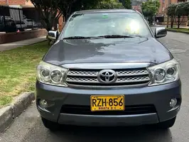 2010  Toyota Fortuner - Image 3