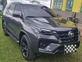 2022  Toyota Fortuner - Image 3