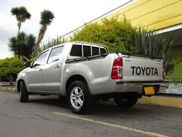 2013  Toyota Hilux - Image 3