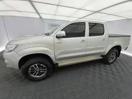 2015  Toyota Hilux - Image 1