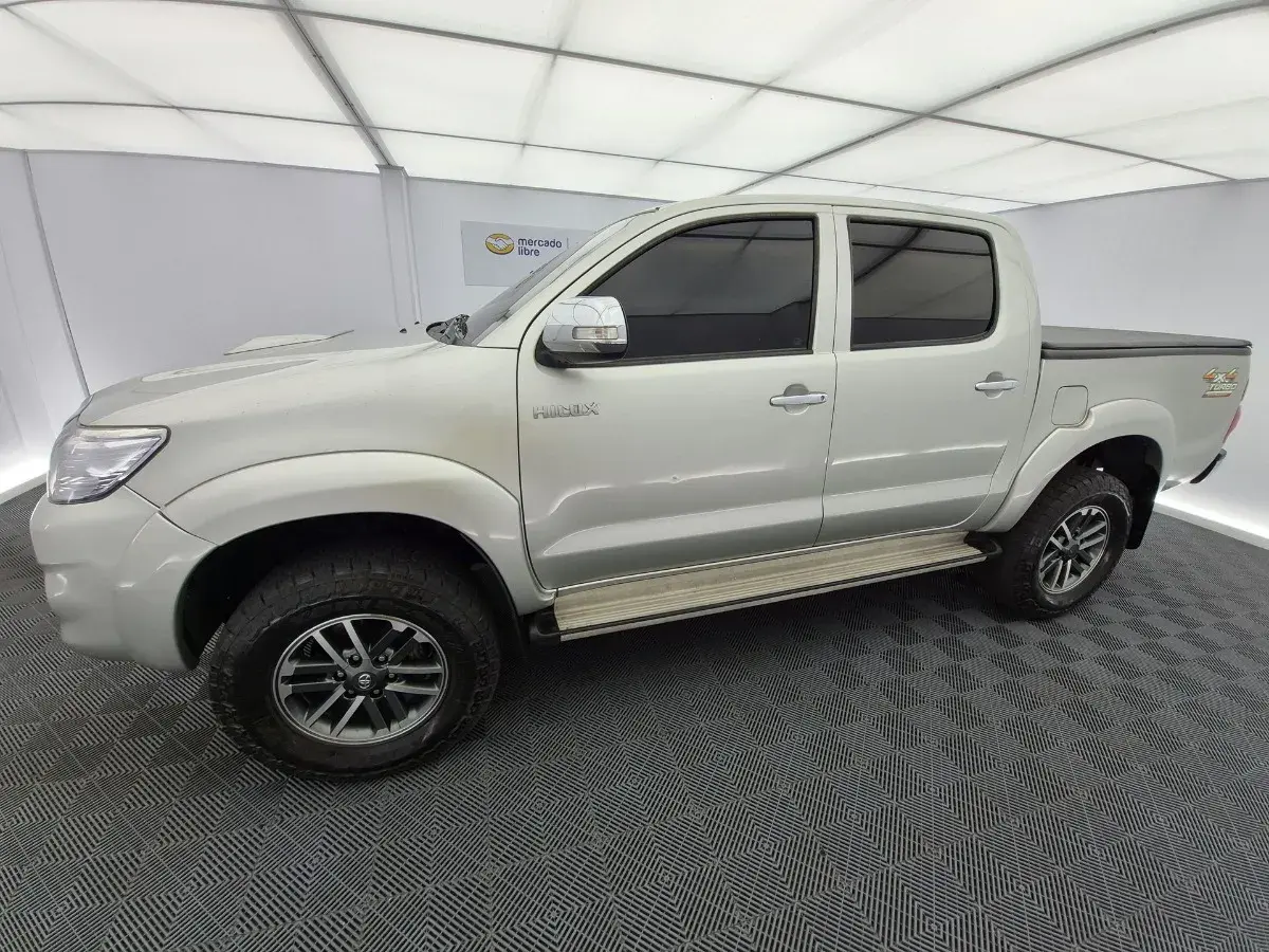 2015  Toyota Hilux
