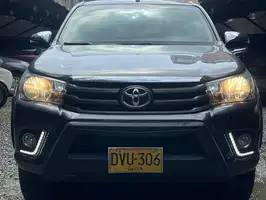 2018  Toyota Hilux - Image 2