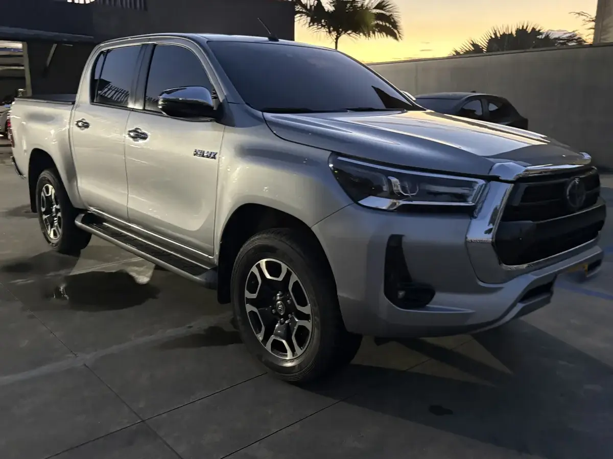 2023  Toyota Hilux
