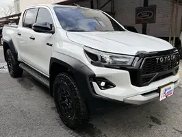 2024  Toyota Hilux - Image 3