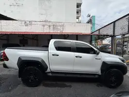 2024  Toyota Hilux - Image 4