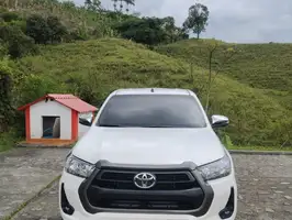 2025  Toyota Hilux - Image 1