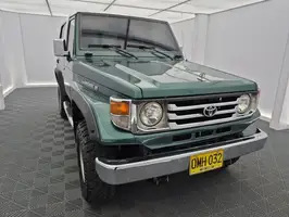 1993  Toyota Land - Image 2