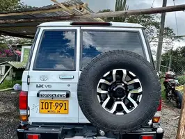 2015  Toyota Land - Image 2