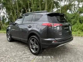 2018  Toyota Rav4 - Image 5