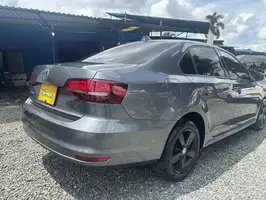 2017  Volkswagen Jetta - Image 5