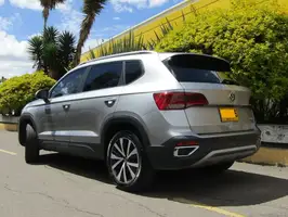 2022  Volkswagen Taos - Image 3