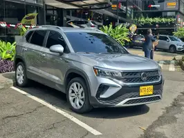 2024  Volkswagen Taos - Image 2